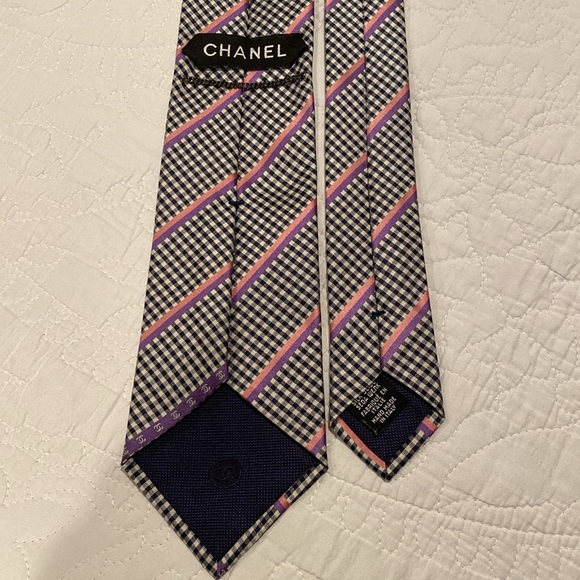 COPY - Chanel Silk Tie - Picture 9 of 16
